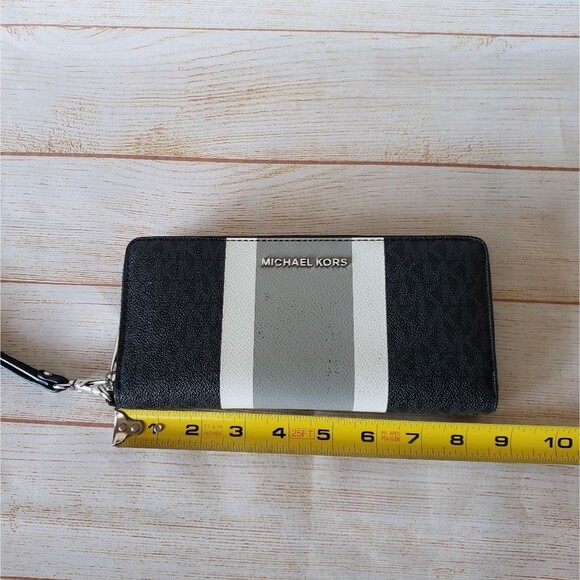 Michael Kors Color Block Signature Logo Zip Around Long Wallet Wristlet Black - Picture 15 of 16